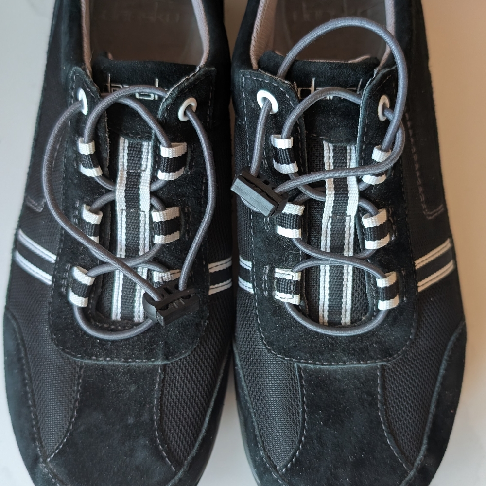 Women's Black Casual Lace-Up Sneakers